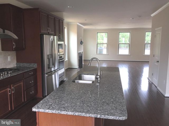 42407 DOGWOOD GLEN SQ, Sterling, VA 20166