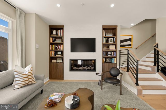 2712 OLMSTED CT NW, Washington, DC 20001