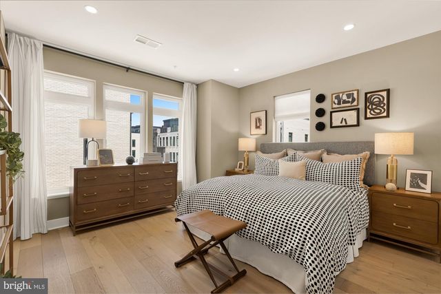 2712 OLMSTED CT NW, Washington, DC 20001