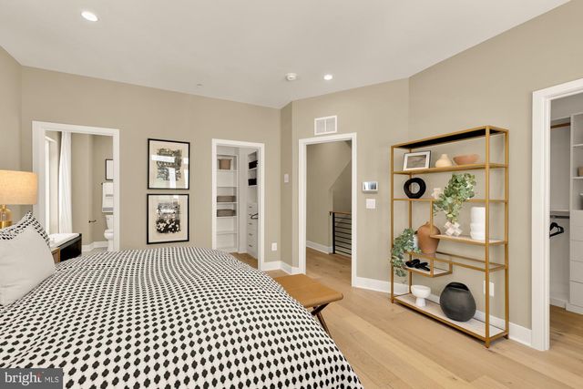 2712 OLMSTED CT NW, Washington, DC 20001