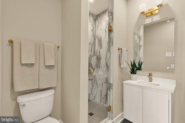 2712 OLMSTED CT NW, Washington, DC 20001