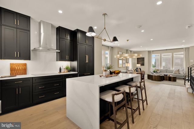 2712 OLMSTED CT NW, Washington, DC 20001