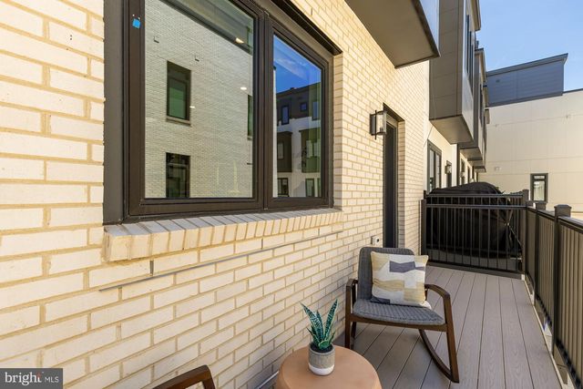 2712 OLMSTED CT NW, Washington, DC 20001