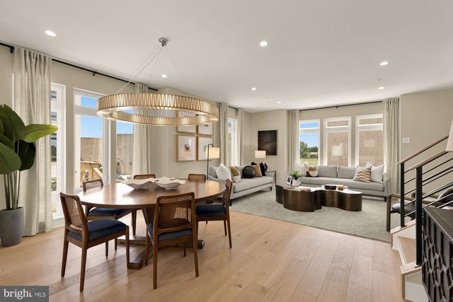 2712 OLMSTED CT NW, Washington, DC 20001