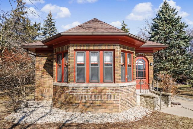 363 Delafield STREET, Waukesha, WI 53188