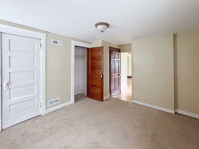 1425 W 10th Street, Davenport, IA 52804