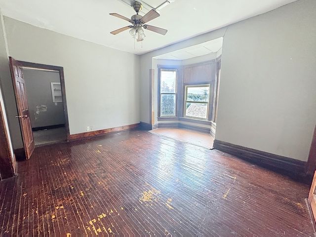 1425 W 10th Street, Davenport, IA 52804