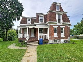 1425 W 10th Street, Davenport, IA 52804