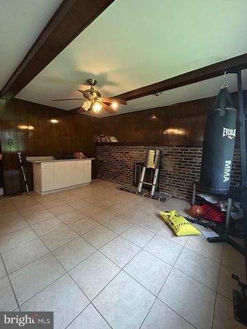 27 HYANNIS AVE, Blackwood, NJ 08012