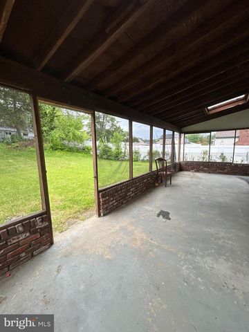 27 HYANNIS AVE, Blackwood, NJ 08012