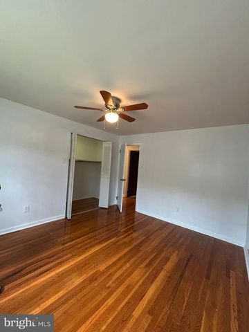 27 HYANNIS AVE, Blackwood, NJ 08012