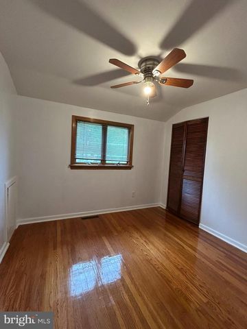 27 HYANNIS AVE, Blackwood, NJ 08012