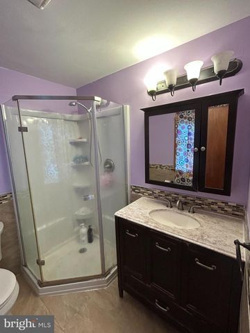27 HYANNIS AVE, Blackwood, NJ 08012