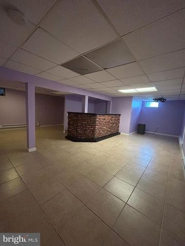 27 HYANNIS AVE, Blackwood, NJ 08012