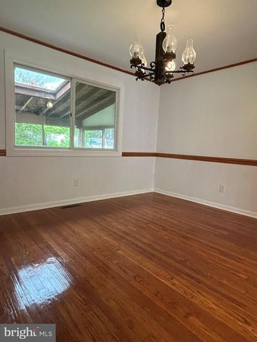 27 HYANNIS AVE, Blackwood, NJ 08012