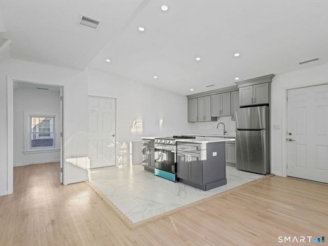 27 5th Street 3, Stamford, CT 06905