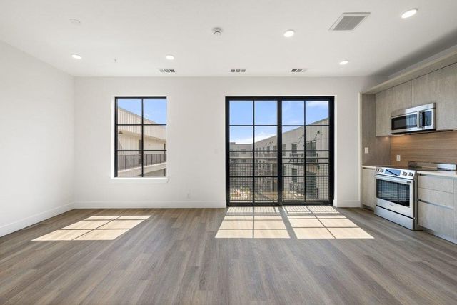 4315 S Congress Ave 224, Austin, TX 78745
