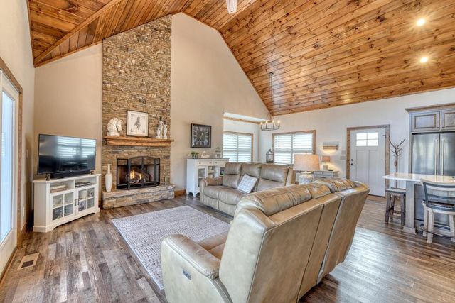 368 Ivy Log Heights Road, Young Harris, GA 30582