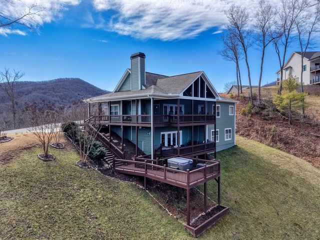 368 Ivy Log Heights Road, Young Harris, GA 30582