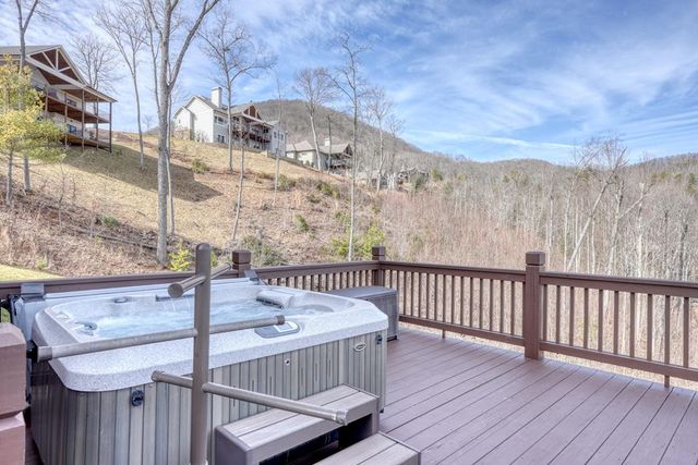 368 Ivy Log Heights Road, Young Harris, GA 30582