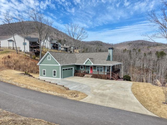 368 Ivy Log Heights Road, Young Harris, GA 30582