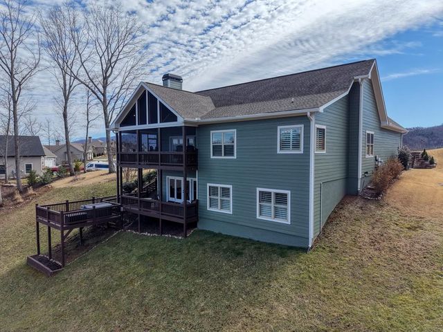 368 Ivy Log Heights Road, Young Harris, GA 30582