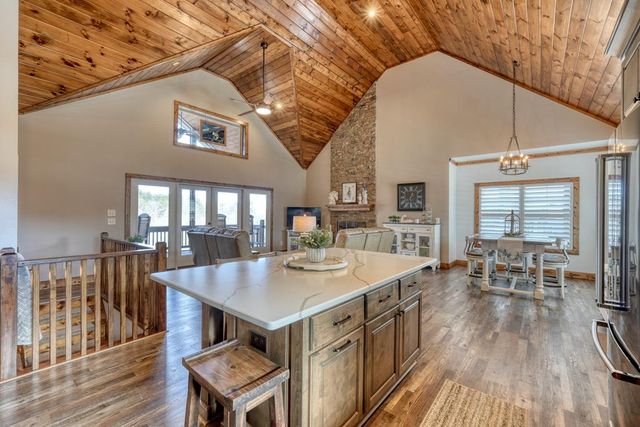 368 Ivy Log Heights Road, Young Harris, GA 30582