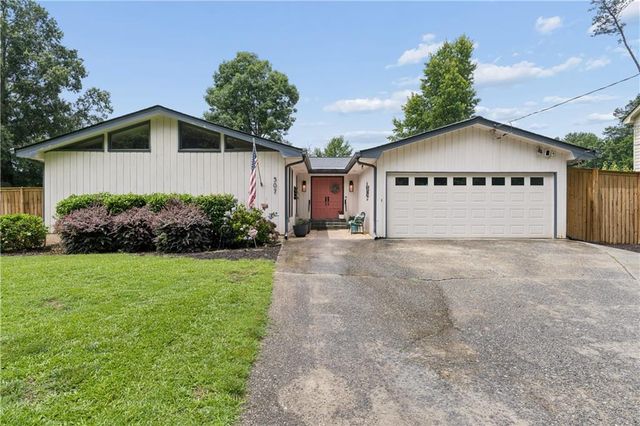 507 Angie Way SW, Lilburn, GA 30047