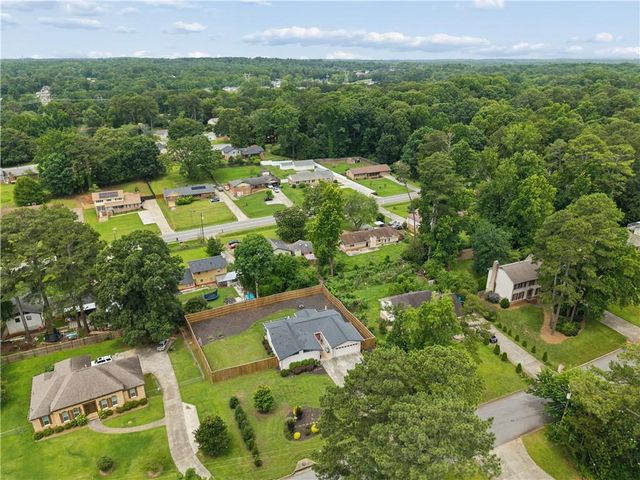507 Angie Way SW, Lilburn, GA 30047