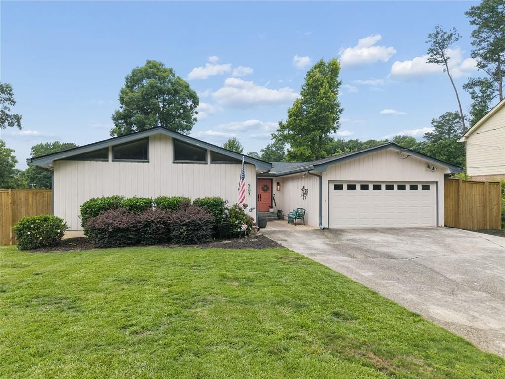 507 Angie Way SW, Lilburn, GA 30047