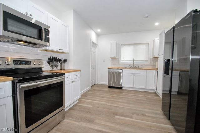 3909 Memphis Avenue, Cleveland, OH 44109