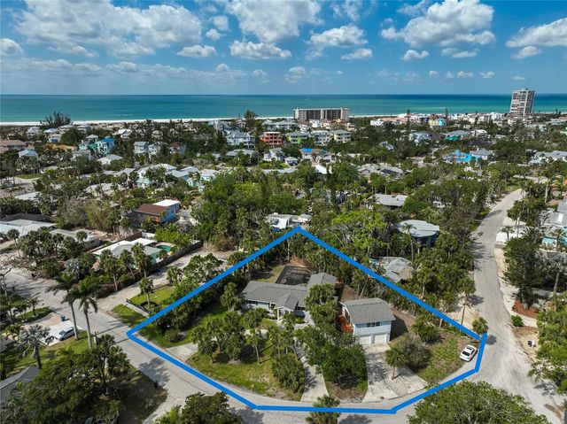 105 ISLAND CIRCLE, Sarasota, FL 34242