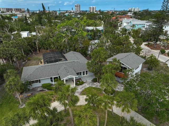 105 ISLAND CIRCLE, Sarasota, FL 34242