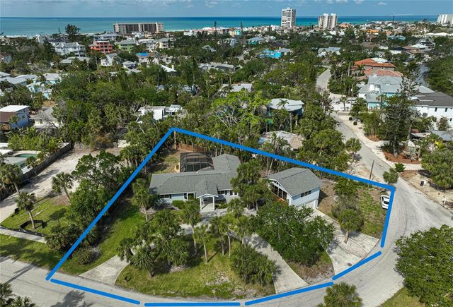 105 ISLAND CIRCLE, Sarasota, FL 34242