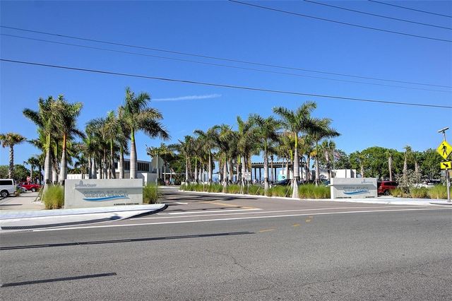 105 ISLAND CIRCLE, Sarasota, FL 34242