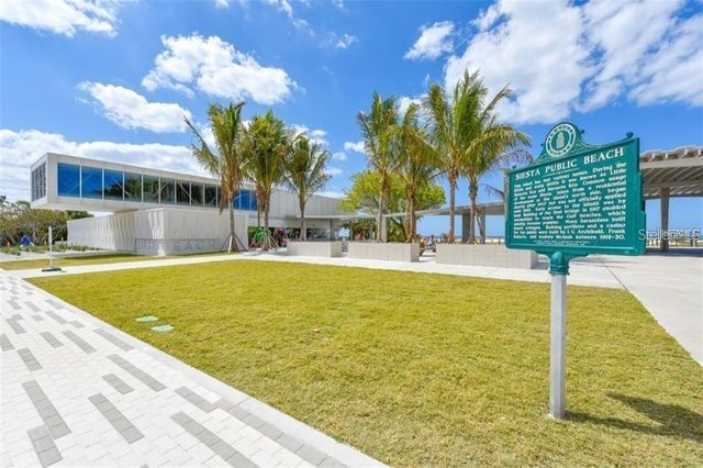105 ISLAND CIRCLE, Sarasota, FL 34242
