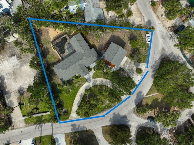 105 ISLAND CIRCLE, Sarasota, FL 34242