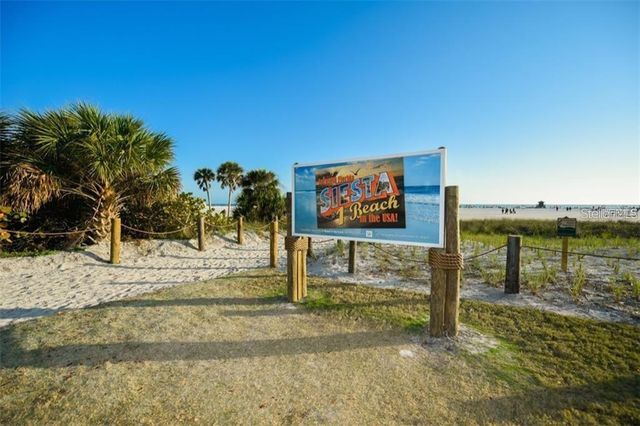 105 ISLAND CIRCLE, Sarasota, FL 34242