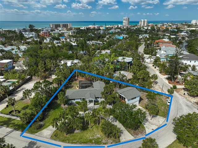 105 ISLAND CIRCLE, Sarasota, FL 34242