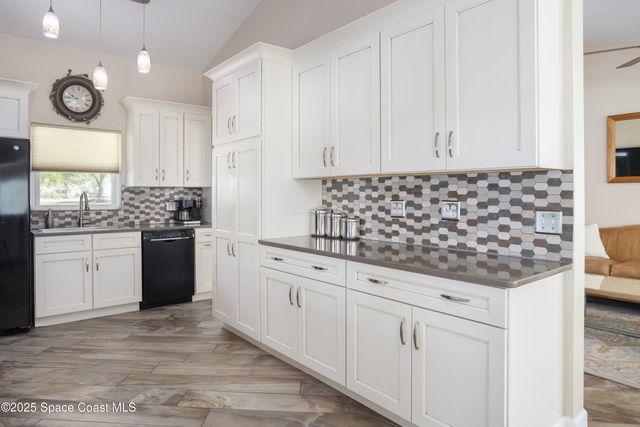 33 W Melbourne Avenue, Melbourne, FL 32901