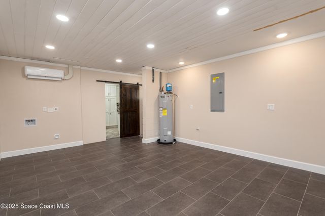 33 W Melbourne Avenue, Melbourne, FL 32901