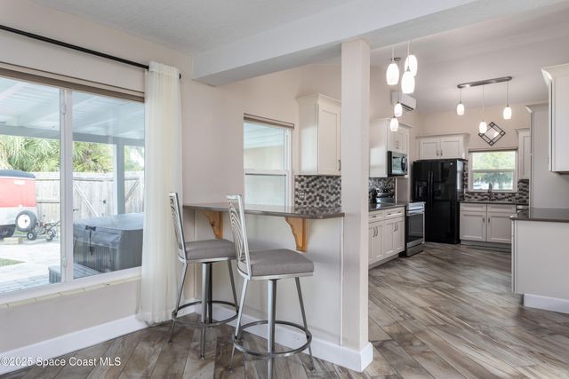 33 W Melbourne Avenue, Melbourne, FL 32901