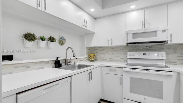 100 SW 130th Ter 204C, Pembroke Pines, FL 33027