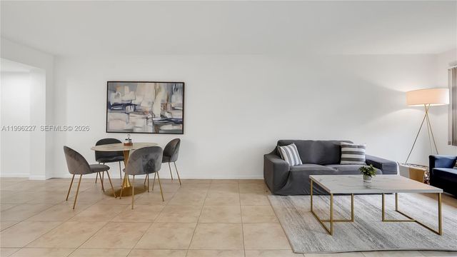 100 SW 130th Ter 204C, Pembroke Pines, FL 33027