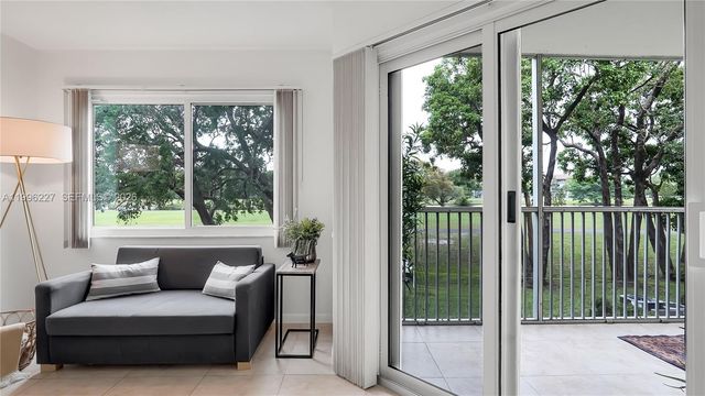 100 SW 130th Ter 204C, Pembroke Pines, FL 33027