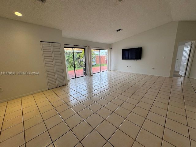 8273 NW 188th Ter, Hialeah, FL 33015