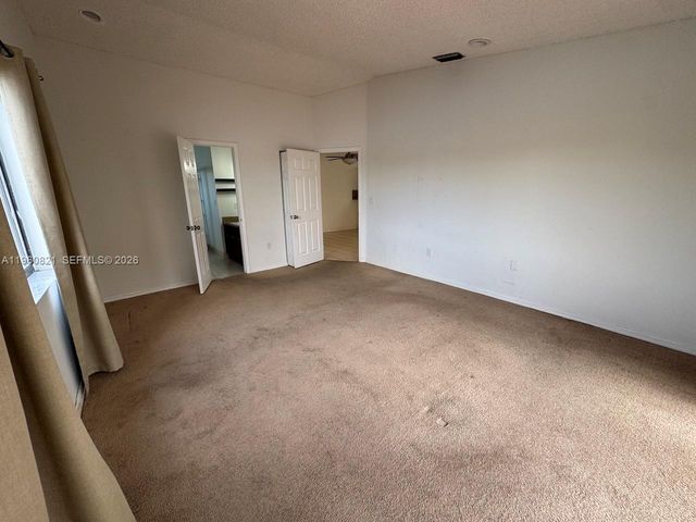 8273 NW 188th Ter, Hialeah, FL 33015