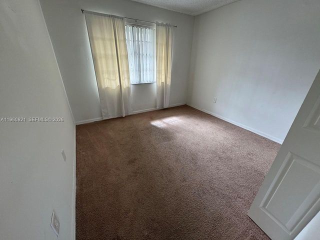 8273 NW 188th Ter, Hialeah, FL 33015