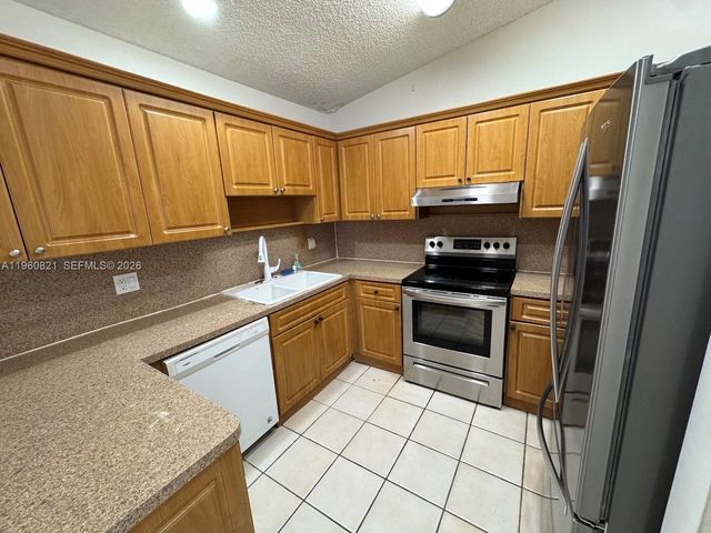 8273 NW 188th Ter, Hialeah, FL 33015