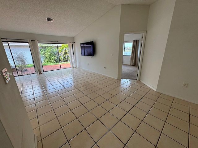 8273 NW 188th Ter, Hialeah, FL 33015